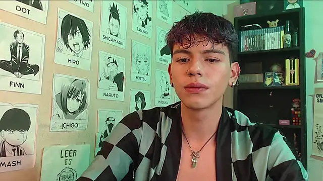 Snapshot of Mickey_Magic chatting on 02.13.25 Mickey Magic online show from 02.13.25