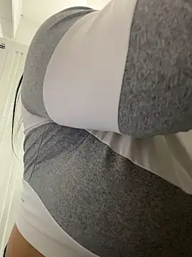 Miia Jazmin online show from 11.13.25