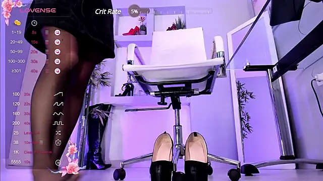 hannah howeell   online show from 01.20.25