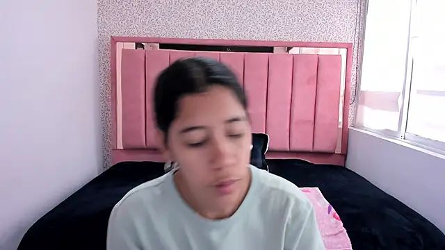 Connie Bell online show from 12.20.25