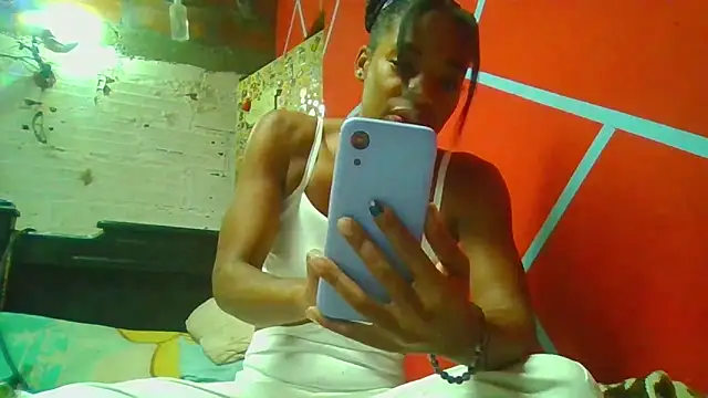 Snapshot of Biancalopez-02 chatting on 12.16.25 Biancalopez-02 online show from 12.16.25