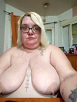 diosacurvy1984 online show from 04.17.26