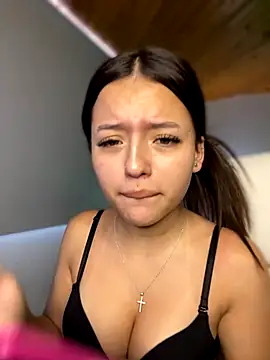 Snapshot of Sofia18_pinkk chatting on 11.26.25 Sofia18 pinkk online show from 11.26.25