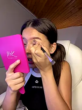 Snapshot of Sofia18_pinkk chatting on 11.29.25 Sofia18 pinkk online show from 11.29.25