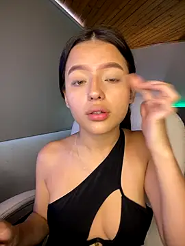 Snapshot of Sofia18_pinkk chatting on 12.02.25 Sofia18 pinkk online show from 12.02.25