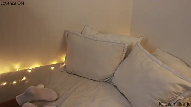 Snapshot of caamillee_ chatting on 03.19.25 caamillee online show from 03.19.25