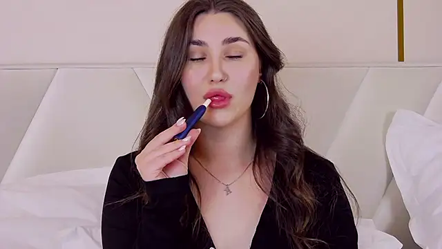 KiraBarlows online show from 02.22.25