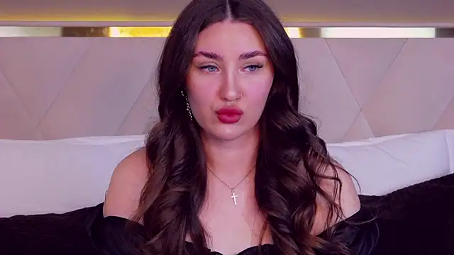 KiraBarlows online show from 02.25.25