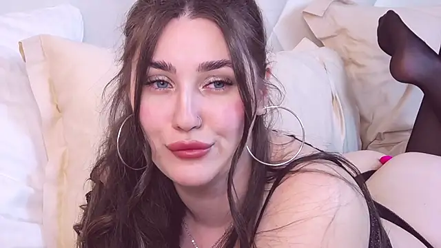 KiraBarlows online show from 03.06.25