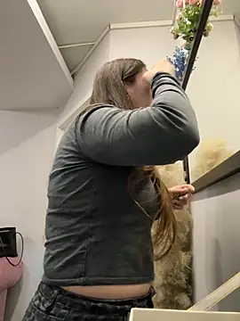 KiraBarlows online show from 09.27.25