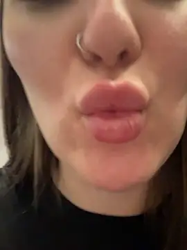 KiraBarlows online show from 10.05.25