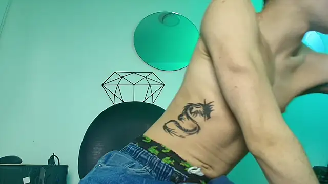 Snapshot of wolfandsky chatting on 10.23.25 wolfandsky online show from 10.23.25