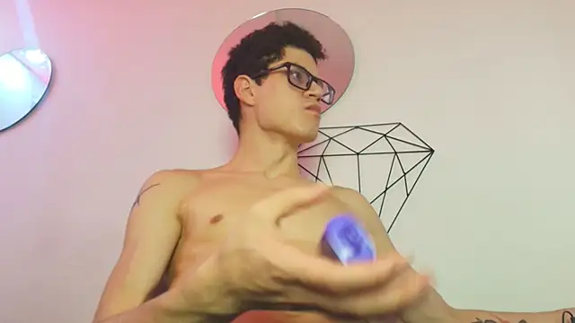 Snapshot of wolfandsky chatting on 10.28.25 wolfandsky online show from 10.28.25