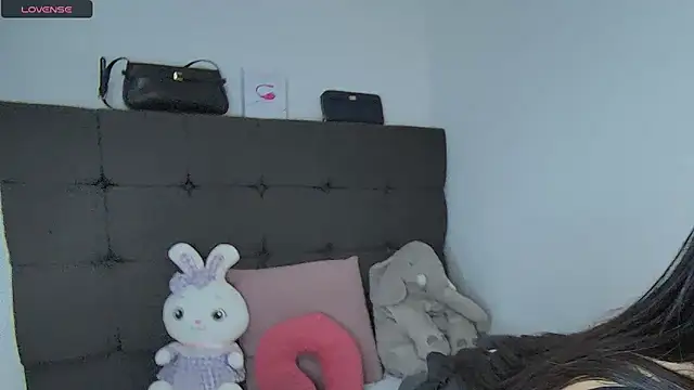 Snapshot of AmandaBrooks_18 chatting on 02.14.25 AmandaBrooks 18 online show from 02.14.25