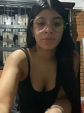 Snapshot of AmandaBrooks_18 chatting on 03.16.25 AmandaBrooks 18 online show from 03.16.25