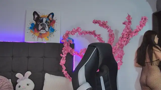 Snapshot of AmandaBrooks_18 chatting on 09.18.25 AmandaBrooks 18 online show from 09.18.25