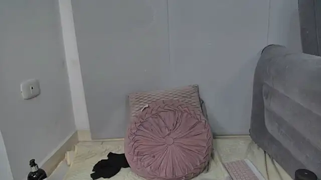 AmandaBrooks 18 online show from 04.09.26