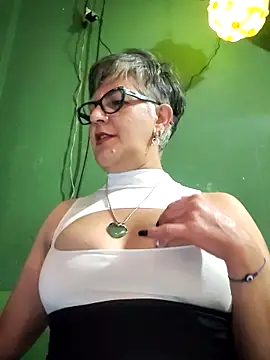 ilonna2025 online show from 10.23.25