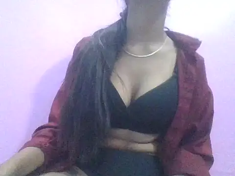 Snapshot of Leoni_G chatting on 10.26.25 Leoni G online show from 10.26.25