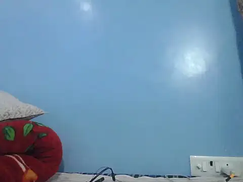 Snapshot of Leoni_G chatting on 11.30.25 Leoni G online show from 11.30.25