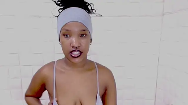 EroticSexyPrada online show from 04.19.26