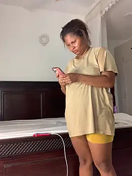 Snapshot of madell chatting on 03.04.26 madell online show from 03.04.26