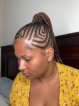 Snapshot of madell chatting on 03.12.26 madell online show from 03.12.26