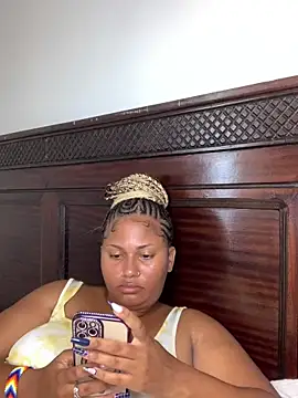 Snapshot of madell chatting on 03.16.26 madell online show from 03.16.26