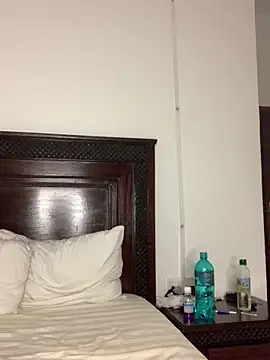 Snapshot of madell chatting on 04.02.26 madell online show from 04.02.26