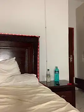 Snapshot of madell chatting on 04.03.26 madell online show from 04.03.26