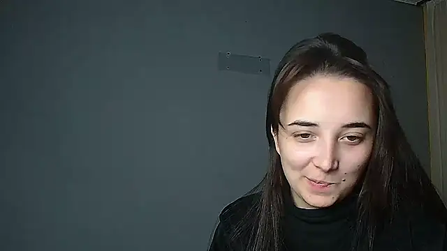 Eva Gloryy online show from 10.03.25