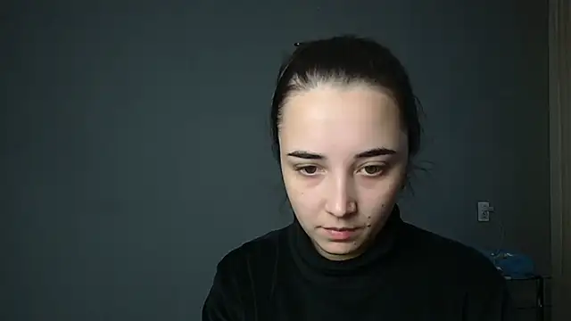 Eva Gloryy online show from 11.24.25