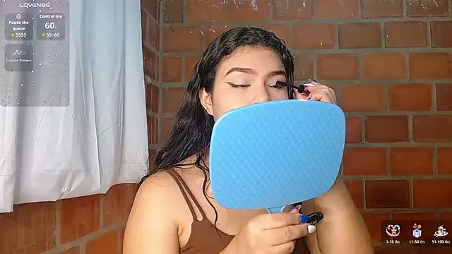 Snapshot of enid_greins chatting on 11.12.25 enid greins online show from 11.12.25