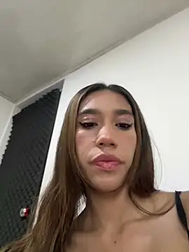 Snapshot of zoe_storm chatting on 01.19.25 zoe storm online show from 01.19.25