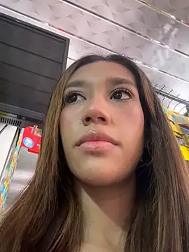 Snapshot of zoe_storm chatting on 01.23.25 zoe storm online show from 01.23.25