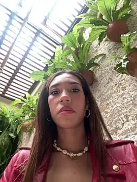 Snapshot of zoe_storm chatting on 01.24.25 zoe storm online show from 01.24.25