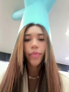 Snapshot of zoe_storm chatting on 01.30.25 zoe storm online show from 01.30.25