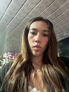 Snapshot of zoe_storm chatting on 02.04.25 zoe storm online show from 02.04.25