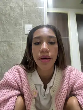 Snapshot of zoe_storm chatting on 02.12.25 zoe storm online show from 02.12.25