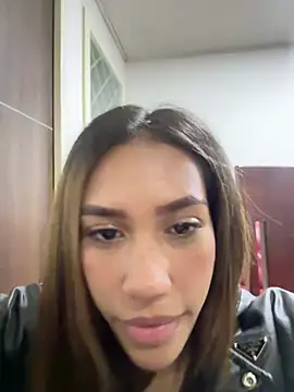 Snapshot of zoe_storm chatting on 02.14.25 zoe storm online show from 02.14.25