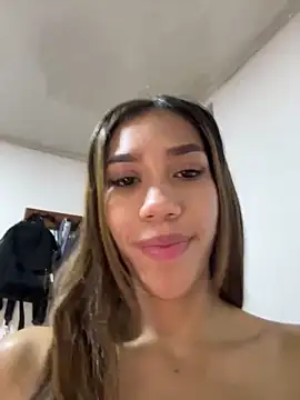 Snapshot of zoe_storm chatting on 02.17.25 zoe storm online show from 02.17.25