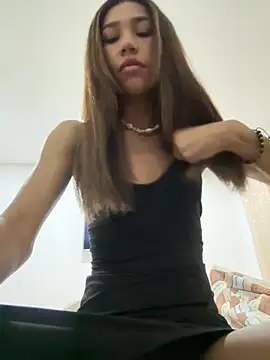 Snapshot of zoe_storm chatting on 02.18.25 zoe storm online show from 02.18.25