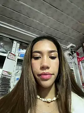 Snapshot of zoe_storm chatting on 02.18.25 zoe storm online show from 02.18.25