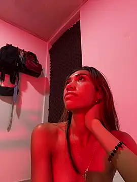 Snapshot of zoe_storm chatting on 03.14.25 zoe storm online show from 03.14.25