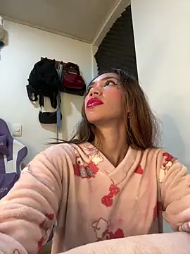 Snapshot of zoe_storm chatting on 03.16.25 zoe storm online show from 03.16.25