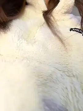 Snapshot of zoe_storm chatting on 11.16.25 zoe storm online show from 11.16.25