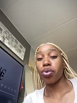 Go Meg online show from 10.07.25