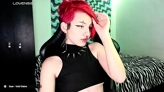 Snapshot of roxy_toxic chatting on 03.06.25 roxy toxic online show from 03.06.25