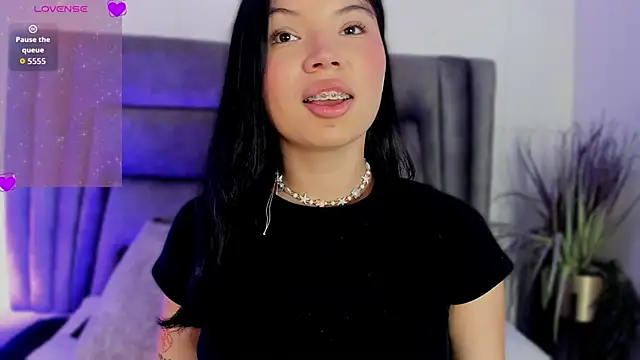 Snapshot of DannaJhonson1 chatting on 12.15.25 DannaJhonson1 online show from 12.15.25