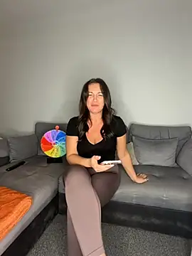 Snapshot of GoddessLucyRose chatting on 09.22.25 GoddessLucyRose online show from 09.22.25